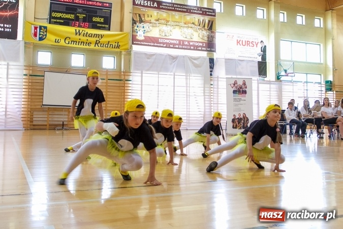 Zdjęcie w galerii na portalu naszraciborz.pl: Chwile wspomnień i łzy wzruszeń - rudnicka szkoła ma 50 lat  wiadomości z regionu