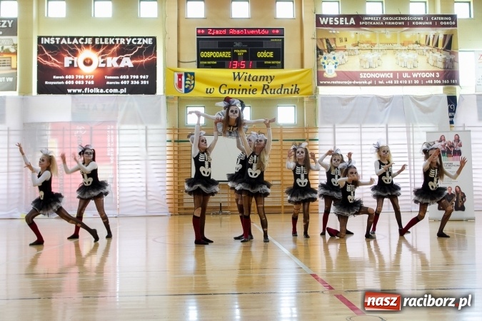 Zdjęcie w galerii na portalu naszraciborz.pl: Chwile wspomnień i łzy wzruszeń - rudnicka szkoła ma 50 lat  wiadomości z regionu