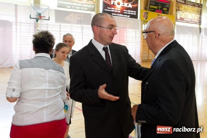 Zdjęcie w galerii na portalu naszraciborz.pl: Chwile wspomnień i łzy wzruszeń - rudnicka szkoła ma 50 lat  wiadomości z regionu