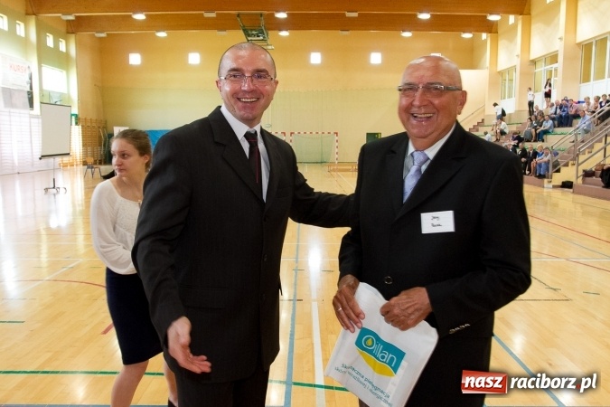 Zdjęcie w galerii na portalu naszraciborz.pl: Chwile wspomnień i łzy wzruszeń - rudnicka szkoła ma 50 lat  wiadomości z regionu