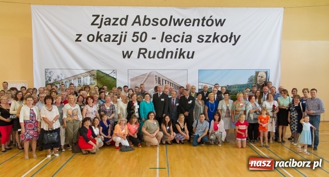 Zdjęcie w galerii na portalu naszraciborz.pl: Chwile wspomnień i łzy wzruszeń - rudnicka szkoła ma 50 lat  wiadomości z regionu
