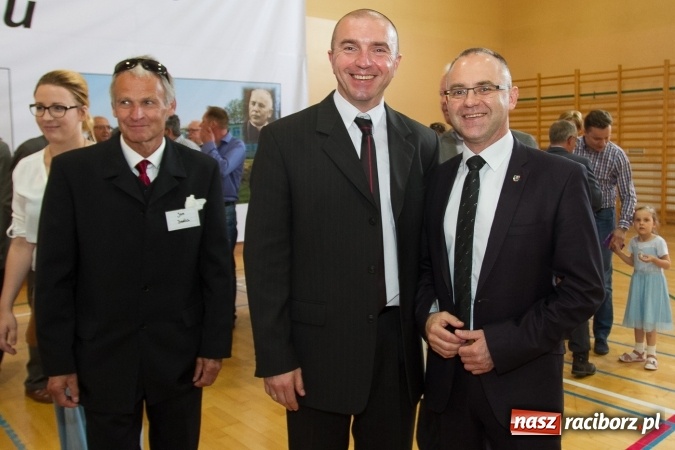 Zdjęcie w galerii na portalu naszraciborz.pl: Chwile wspomnień i łzy wzruszeń - rudnicka szkoła ma 50 lat  wiadomości z regionu