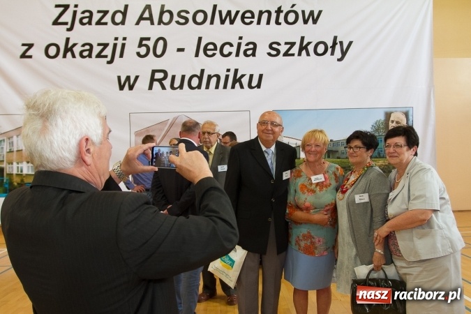Zdjęcie w galerii na portalu naszraciborz.pl: Chwile wspomnień i łzy wzruszeń - rudnicka szkoła ma 50 lat  wiadomości z regionu