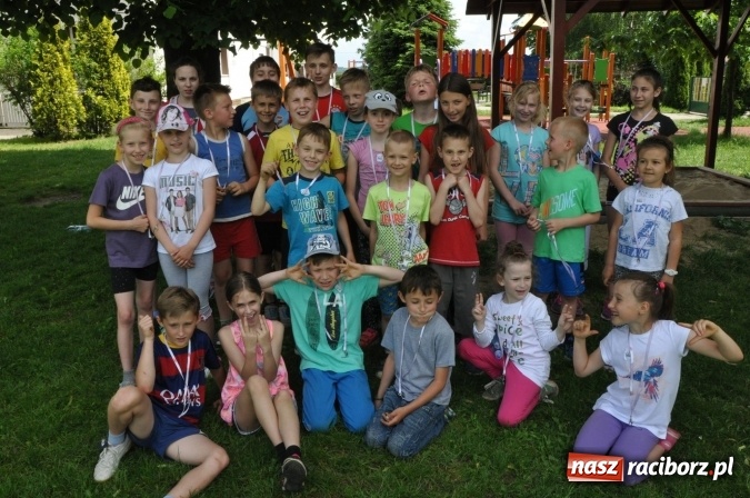 Zdjęcie w galerii na portalu naszraciborz.pl: Zumba z Manuelą i inne atrakcje. Dzień Dziecka w szkole i przedszkolu w Sudole  wiadomości z regionu