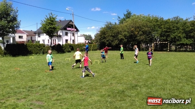 Zdjęcie w galerii na portalu naszraciborz.pl: Zumba z Manuelą i inne atrakcje. Dzień Dziecka w szkole i przedszkolu w Sudole  wiadomości z regionu