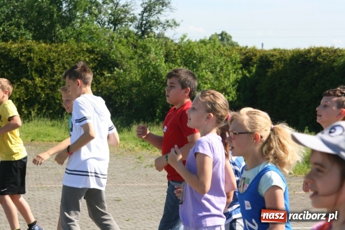 Zdjęcie w galerii na portalu naszraciborz.pl: Zumba z Manuelą i inne atrakcje. Dzień Dziecka w szkole i przedszkolu w Sudole  wiadomości z regionu