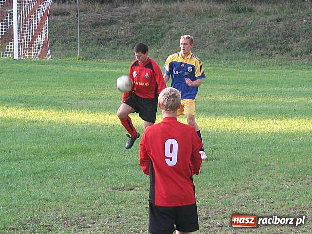 Zdjęcie w galerii na portalu naszraciborz.pl: Klasa B: Babice-Pietraszyn, czyli dosadny sędzia wiadomości z regionu