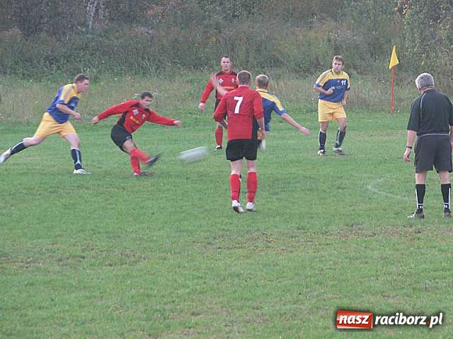 Zdjęcie w galerii na portalu naszraciborz.pl: Klasa B: Babice-Pietraszyn, czyli dosadny sędzia wiadomości z regionu