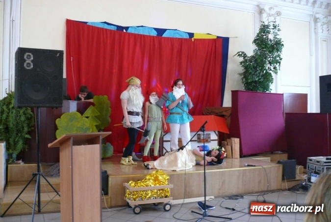 Zdjęcie w galerii na portalu naszraciborz.pl: Trzysta balonów z dziecięcymi marzeniami  wiadomości z regionu