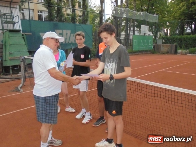 Zdjęcie w galerii na portalu naszraciborz.pl: Turniej tenisowy z okazji Dnia Dziecka wiadomości z regionu