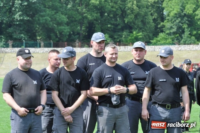 Zdjęcie w galerii na portalu naszraciborz.pl: Strażacy ochotnicy z Raciborza rywalizują na stadionie OSiR. Stawką Puchar Prezydenta wiadomości z regionu