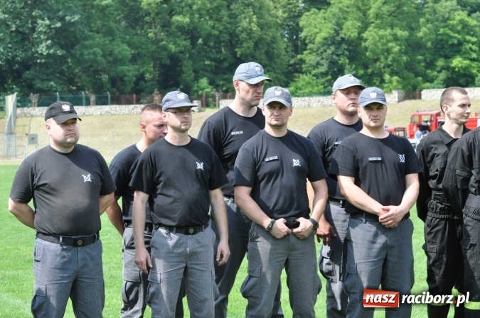 Zdjęcie w galerii na portalu naszraciborz.pl: Strażacy ochotnicy z Raciborza rywalizują na stadionie OSiR. Stawką Puchar Prezydenta wiadomości z regionu