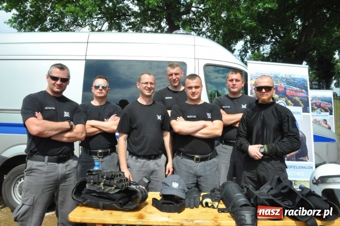 Zdjęcie w galerii na portalu naszraciborz.pl: Strażacy ochotnicy z Raciborza rywalizują na stadionie OSiR. Stawką Puchar Prezydenta wiadomości z regionu