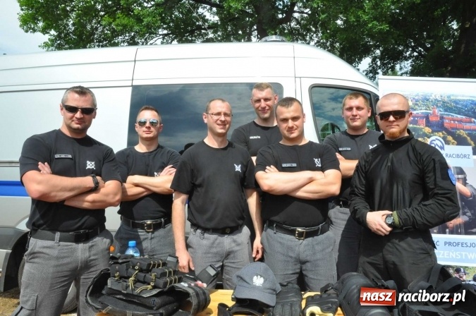 Zdjęcie w galerii na portalu naszraciborz.pl: Strażacy ochotnicy z Raciborza rywalizują na stadionie OSiR. Stawką Puchar Prezydenta wiadomości z regionu