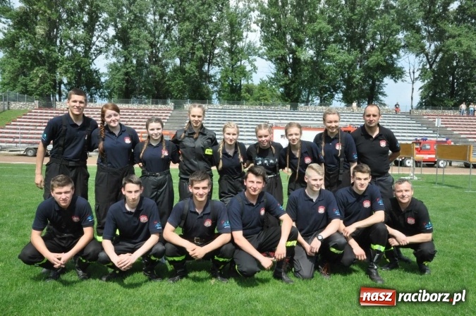 Zdjęcie w galerii na portalu naszraciborz.pl: Strażacy ochotnicy z Raciborza rywalizują na stadionie OSiR. Stawką Puchar Prezydenta wiadomości z regionu