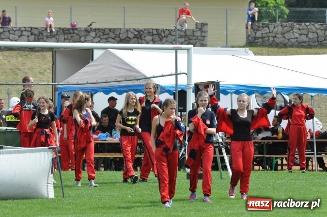 Zdjęcie w galerii na portalu naszraciborz.pl: Strażacy ochotnicy z Raciborza rywalizują na stadionie OSiR. Stawką Puchar Prezydenta wiadomości z regionu
