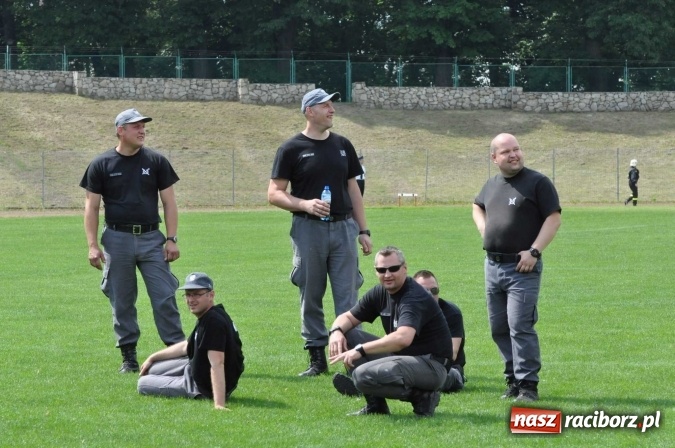 Zdjęcie w galerii na portalu naszraciborz.pl: Strażacy ochotnicy z Raciborza rywalizują na stadionie OSiR. Stawką Puchar Prezydenta wiadomości z regionu