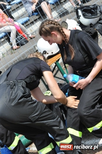 Zdjęcie w galerii na portalu naszraciborz.pl: Strażacy ochotnicy z Raciborza rywalizują na stadionie OSiR. Stawką Puchar Prezydenta wiadomości z regionu