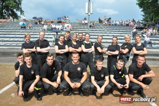 Zdjęcie w galerii na portalu naszraciborz.pl: Strażacy ochotnicy z Raciborza rywalizują na stadionie OSiR. Stawką Puchar Prezydenta wiadomości z regionu