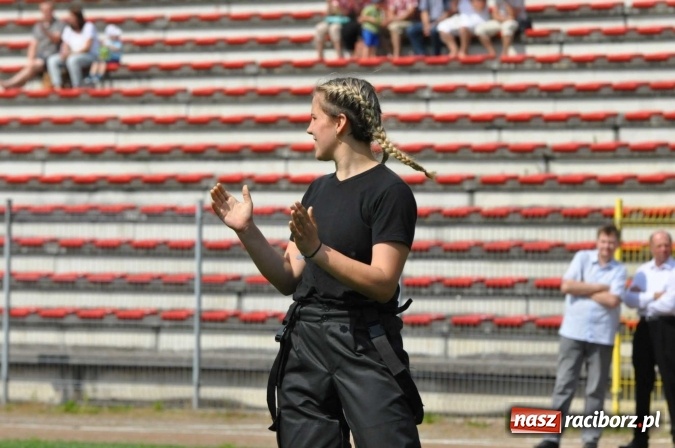 Zdjęcie w galerii na portalu naszraciborz.pl: Strażacy ochotnicy z Raciborza rywalizują na stadionie OSiR. Stawką Puchar Prezydenta wiadomości z regionu