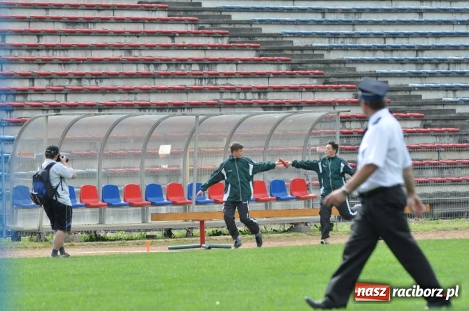 Zdjęcie w galerii na portalu naszraciborz.pl: Strażacy ochotnicy z Raciborza rywalizują na stadionie OSiR. Stawką Puchar Prezydenta wiadomości z regionu