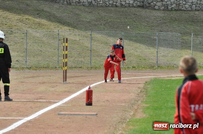 Zdjęcie w galerii na portalu naszraciborz.pl: Strażacy ochotnicy z Raciborza rywalizują na stadionie OSiR. Stawką Puchar Prezydenta wiadomości z regionu