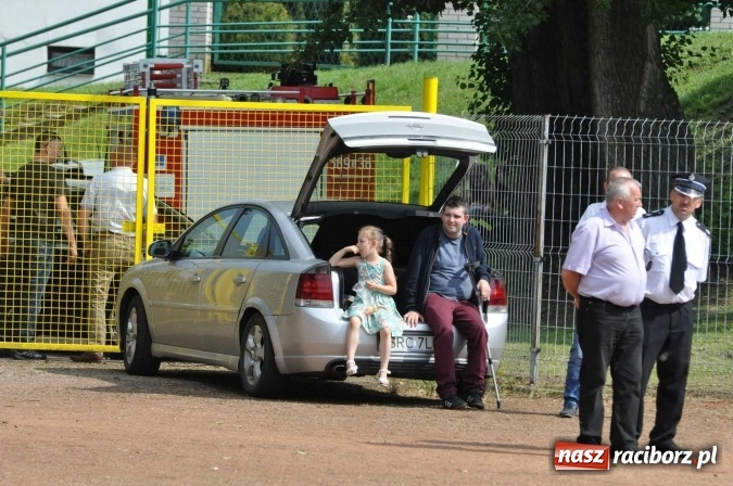 Zdjęcie w galerii na portalu naszraciborz.pl: Strażacy ochotnicy z Raciborza rywalizują na stadionie OSiR. Stawką Puchar Prezydenta wiadomości z regionu