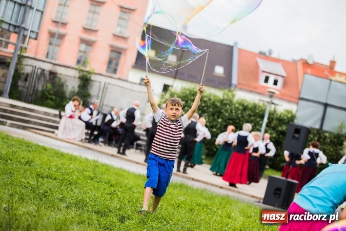 Zdjęcie w galerii na portalu naszraciborz.pl: Piknik rodzinny z Raciborskim Centrum Kultury wiadomości z regionu