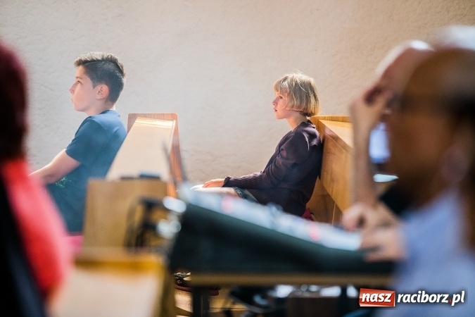 Zdjęcie w galerii na portalu naszraciborz.pl: 1050-lecie Chrztu Polski. Spektakl słowno - muzyczny w kościele św. J&oacute;zefa wiadomości z regionu