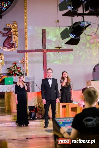 Zdjęcie w galerii na portalu naszraciborz.pl: 1050-lecie Chrztu Polski. Spektakl słowno - muzyczny w kościele św. J&oacute;zefa wiadomości z regionu