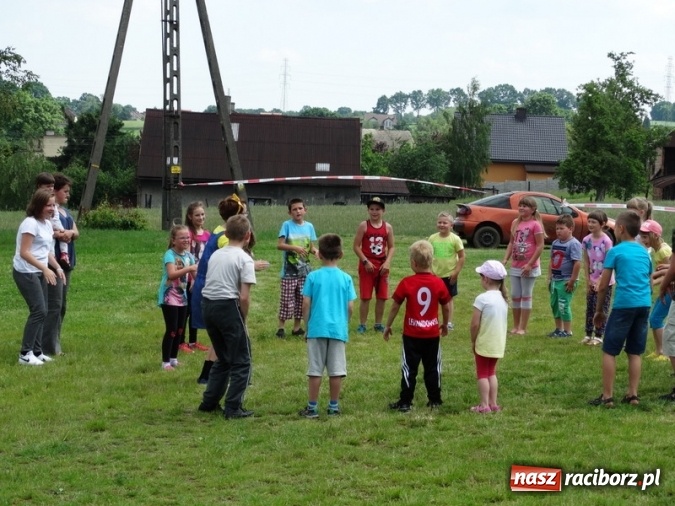 Zdjęcie w galerii na portalu naszraciborz.pl: W Rzuchowie hucznie obchodzili Dzień Dziecka wiadomości z regionu