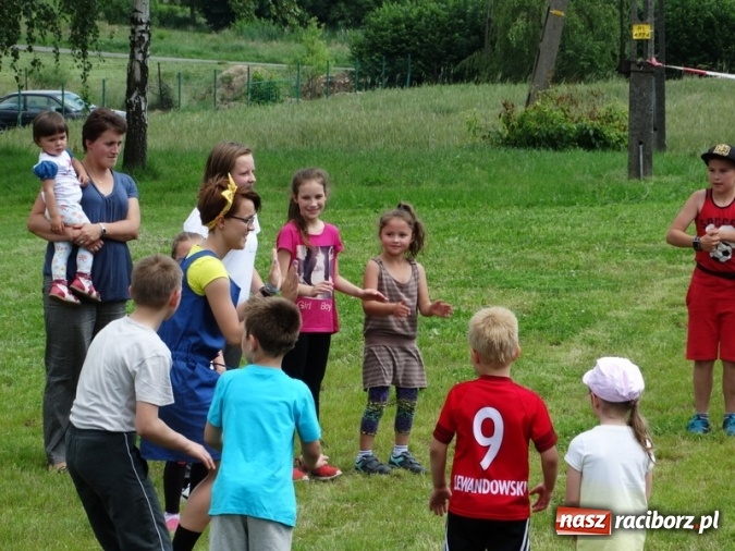 Zdjęcie w galerii na portalu naszraciborz.pl: W Rzuchowie hucznie obchodzili Dzień Dziecka wiadomości z regionu
