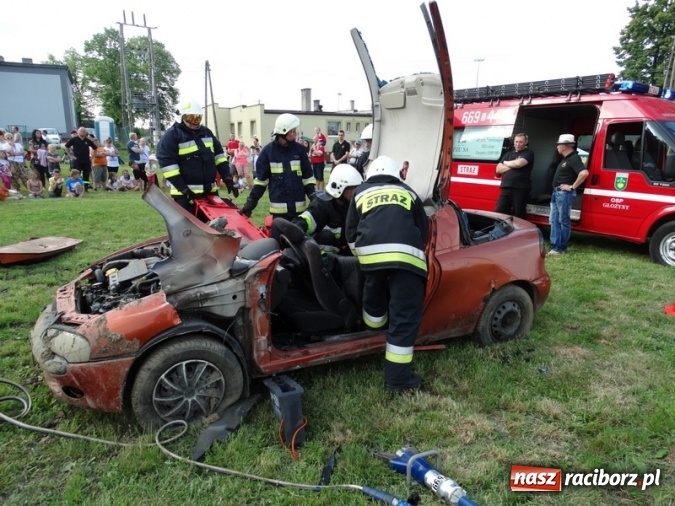 Zdjęcie w galerii na portalu naszraciborz.pl: W Rzuchowie hucznie obchodzili Dzień Dziecka wiadomości z regionu