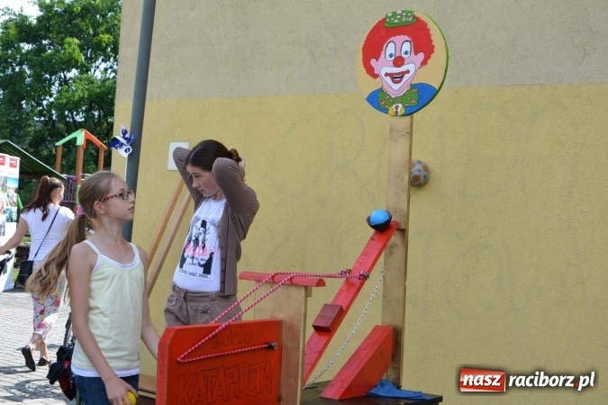 Zdjęcie w galerii na portalu naszraciborz.pl: Król, Królowa, intryg skutki i niesforne krasnoludki wiadomości z regionu