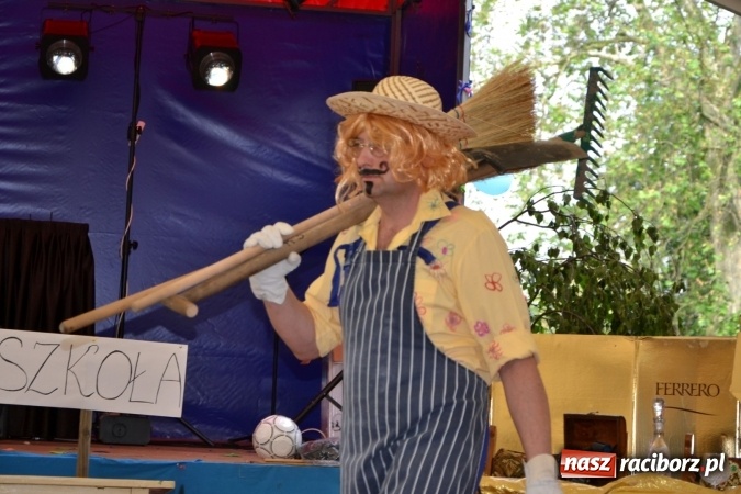 Zdjęcie w galerii na portalu naszraciborz.pl: Król, Królowa, intryg skutki i niesforne krasnoludki wiadomości z regionu