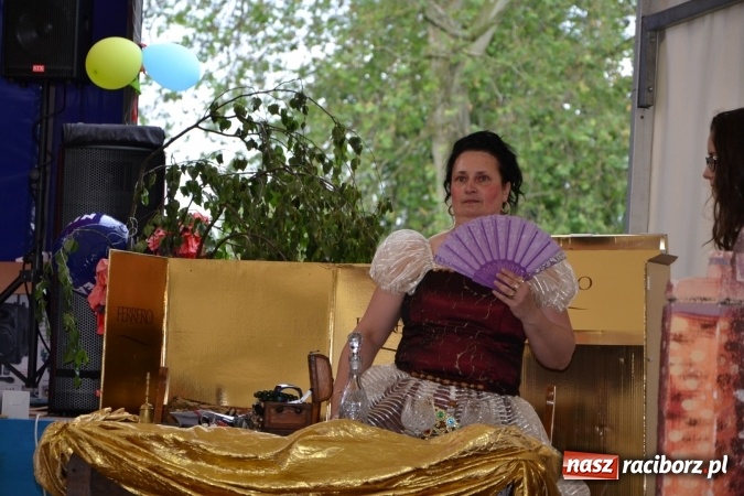 Zdjęcie w galerii na portalu naszraciborz.pl: Król, Królowa, intryg skutki i niesforne krasnoludki wiadomości z regionu