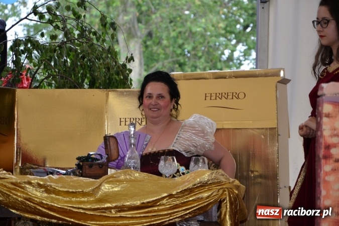 Zdjęcie w galerii na portalu naszraciborz.pl: Król, Królowa, intryg skutki i niesforne krasnoludki wiadomości z regionu