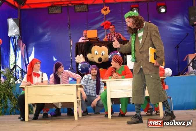 Zdjęcie w galerii na portalu naszraciborz.pl: Król, Królowa, intryg skutki i niesforne krasnoludki wiadomości z regionu