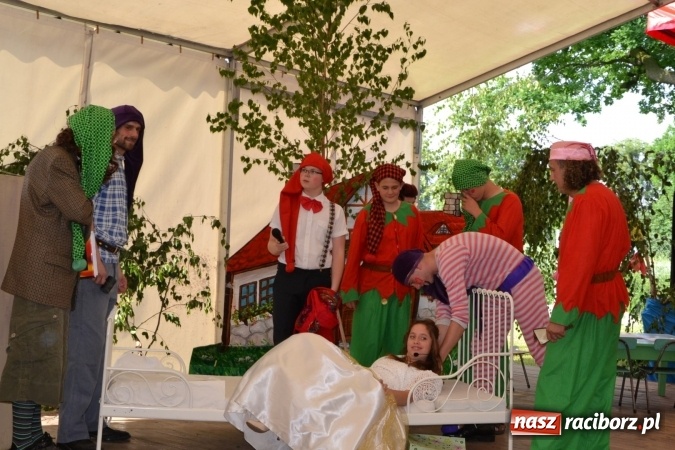 Zdjęcie w galerii na portalu naszraciborz.pl: Król, Królowa, intryg skutki i niesforne krasnoludki wiadomości z regionu