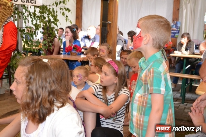 Zdjęcie w galerii na portalu naszraciborz.pl: Król, Królowa, intryg skutki i niesforne krasnoludki wiadomości z regionu