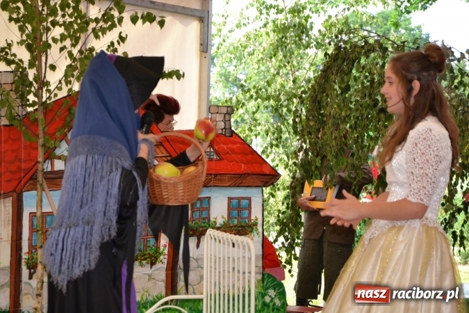 Zdjęcie w galerii na portalu naszraciborz.pl: Król, Królowa, intryg skutki i niesforne krasnoludki wiadomości z regionu