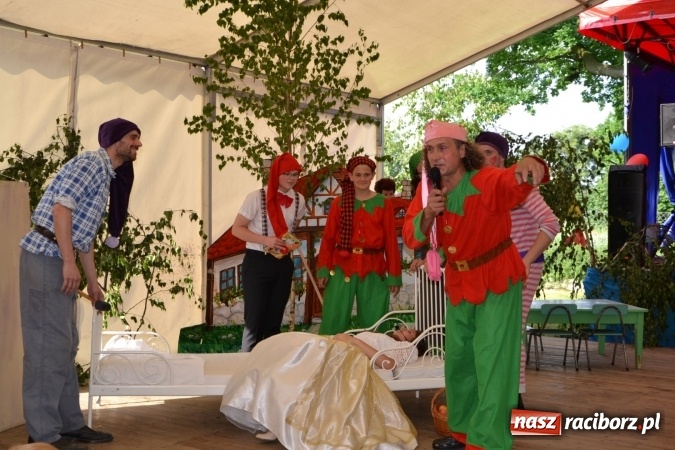 Zdjęcie w galerii na portalu naszraciborz.pl: Król, Królowa, intryg skutki i niesforne krasnoludki wiadomości z regionu