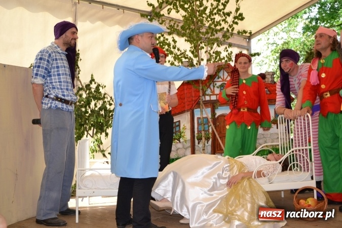 Zdjęcie w galerii na portalu naszraciborz.pl: Król, Królowa, intryg skutki i niesforne krasnoludki wiadomości z regionu