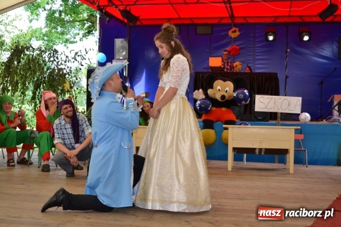 Zdjęcie w galerii na portalu naszraciborz.pl: Król, Królowa, intryg skutki i niesforne krasnoludki wiadomości z regionu