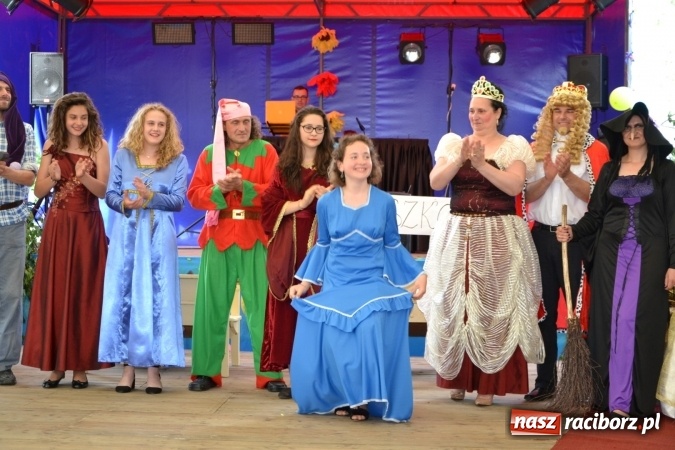 Zdjęcie w galerii na portalu naszraciborz.pl: Król, Królowa, intryg skutki i niesforne krasnoludki wiadomości z regionu