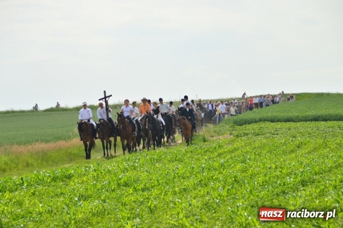 Zdjęcie w galerii na portalu naszraciborz.pl: Bieńkowice modliły się do św. Urbana  wiadomości z regionu
