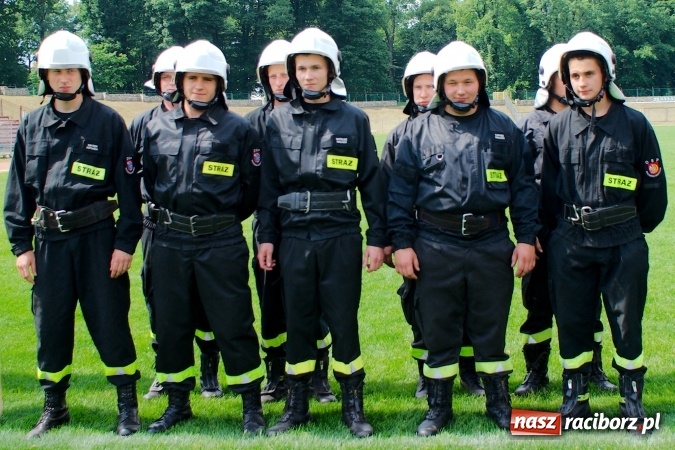 Zdjęcie w galerii na portalu naszraciborz.pl: Strażacy z Brzezia i strażaczki z Sudoła triumfatorami turnieju strażackiego w Raciborzu wiadomości z regionu