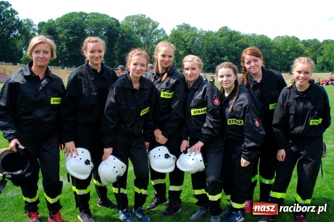 Zdjęcie w galerii na portalu naszraciborz.pl: Strażacy z Brzezia i strażaczki z Sudoła triumfatorami turnieju strażackiego w Raciborzu wiadomości z regionu