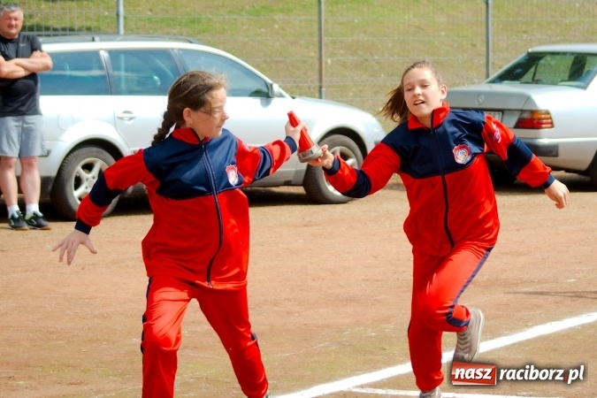 Zdjęcie w galerii na portalu naszraciborz.pl: Strażacy z Brzezia i strażaczki z Sudoła triumfatorami turnieju strażackiego w Raciborzu wiadomości z regionu