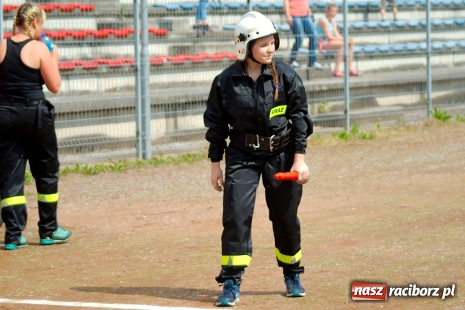 Zdjęcie w galerii na portalu naszraciborz.pl: Strażacy z Brzezia i strażaczki z Sudoła triumfatorami turnieju strażackiego w Raciborzu wiadomości z regionu